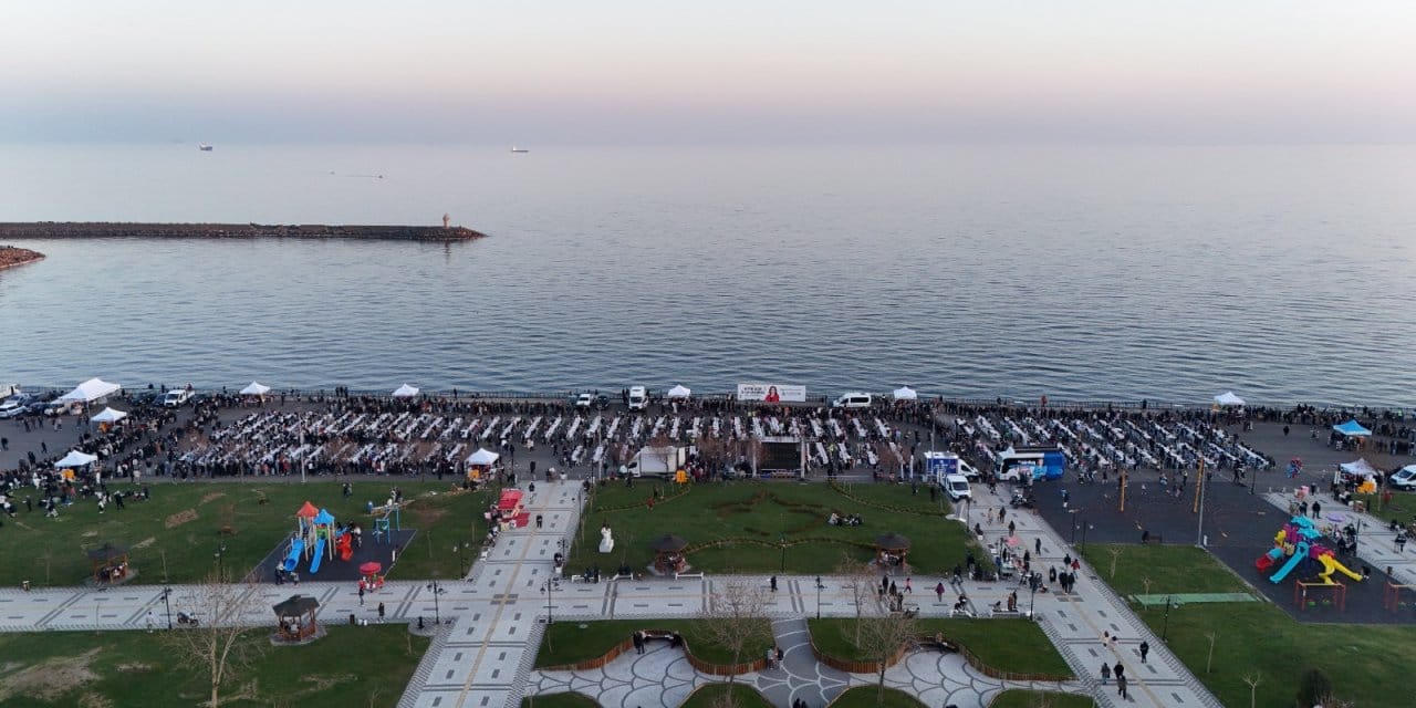 Tekirdağ'da 5 bin kişilik dev iftar