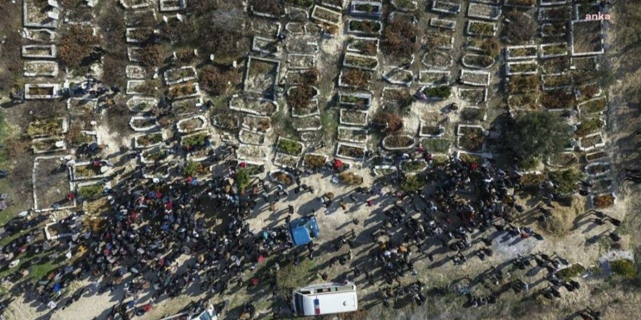 Sanatçı ve yazarlardan "Suriye’deki Alevi kıyımını durdurun" çağrısı