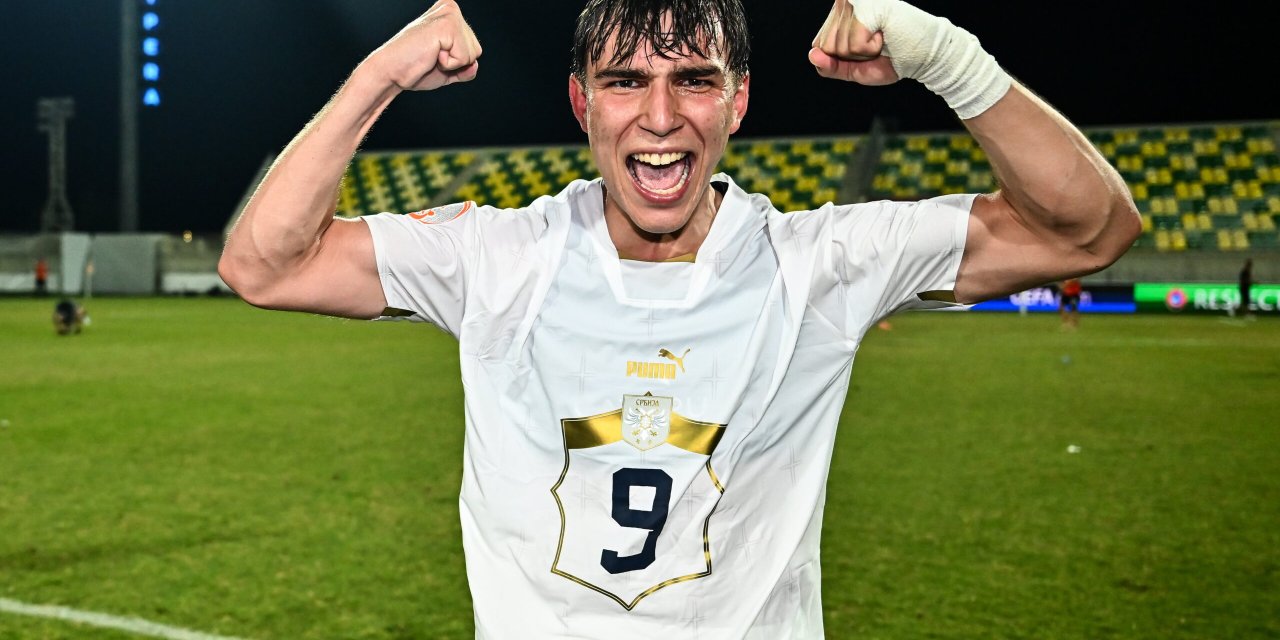 Fenerbahçe'nin istediği futbolcu 17 yaşında çıktı