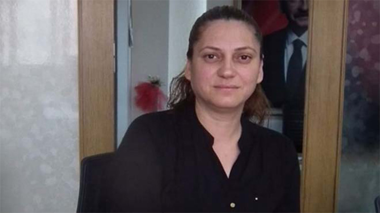 Sosyal medya hesabından "15 Temmuz'un zafer gibi kutlanmasını" eleştiren CHP Kadın Kolları yöneticisi tutuklandı