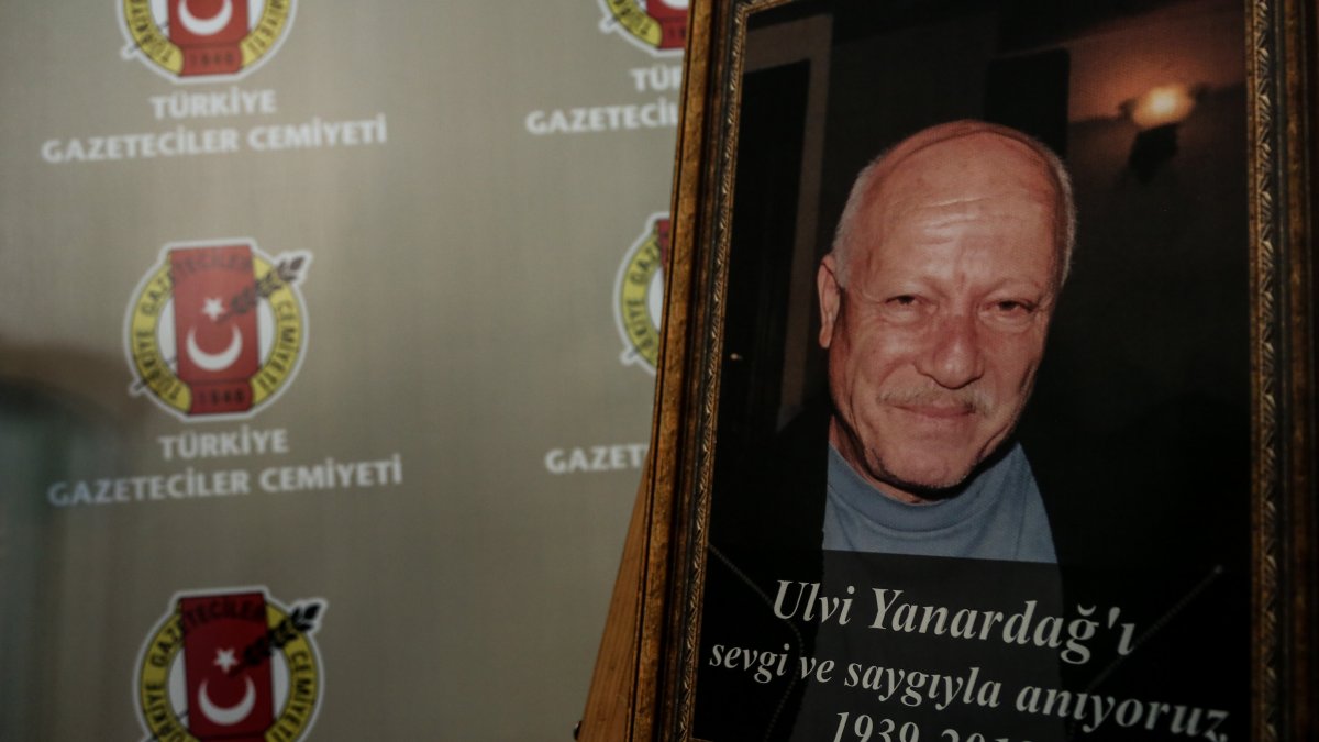 Duayen gazeteci Ulvi Yanardağ son yolculuğuna uğurlandı