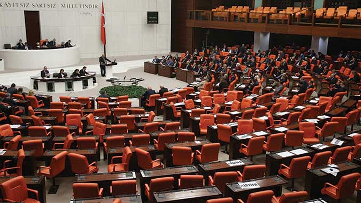 15 Temmuz’un siyasi ayağının araştırma önergesi AKP ve MHP oylarıyla yine reddedildi