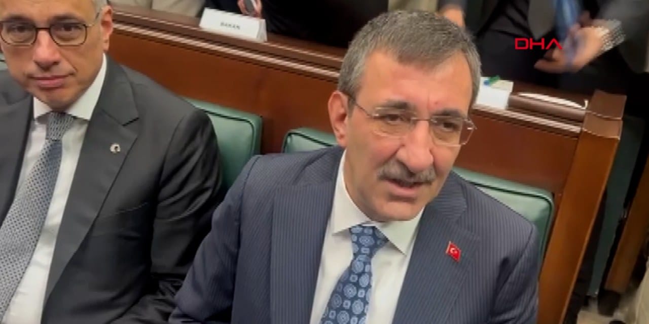 Cevdet Yılmaz ikramiye sorusunu duyunca ecel terleri döktü