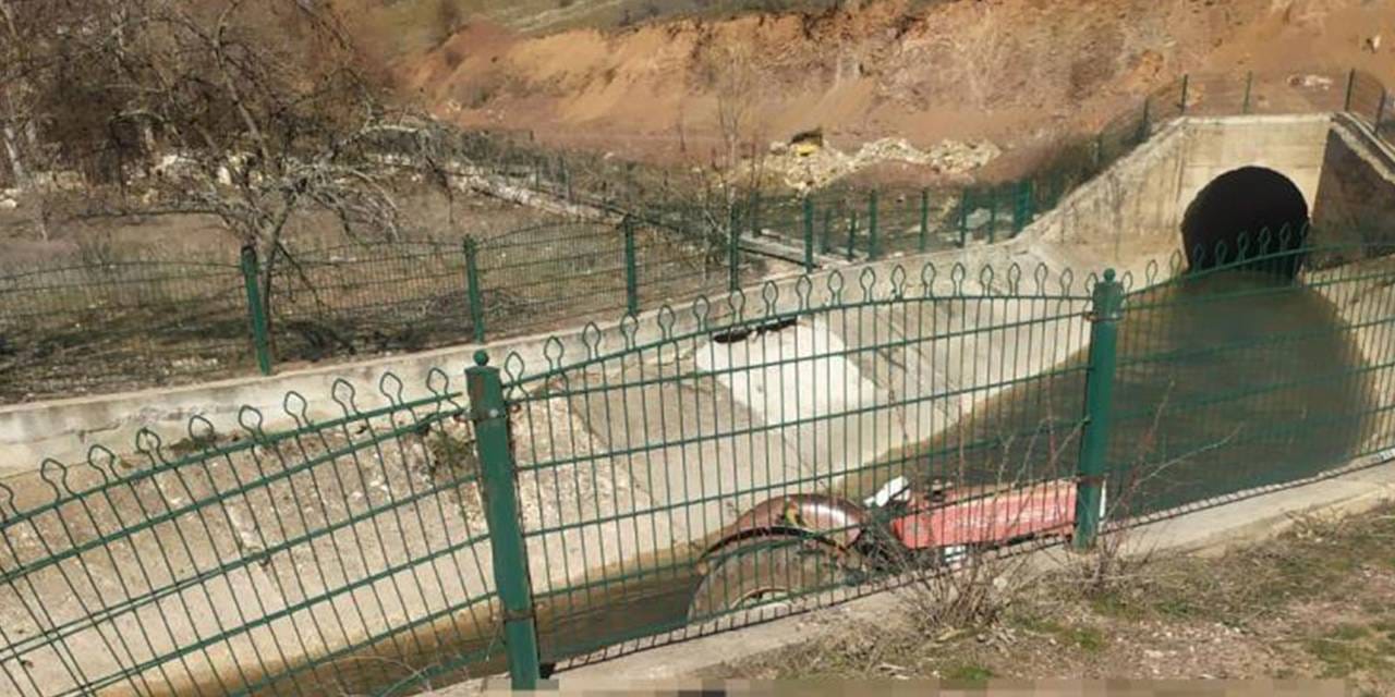 Traktörüyle giderken feci şekilde can verdi