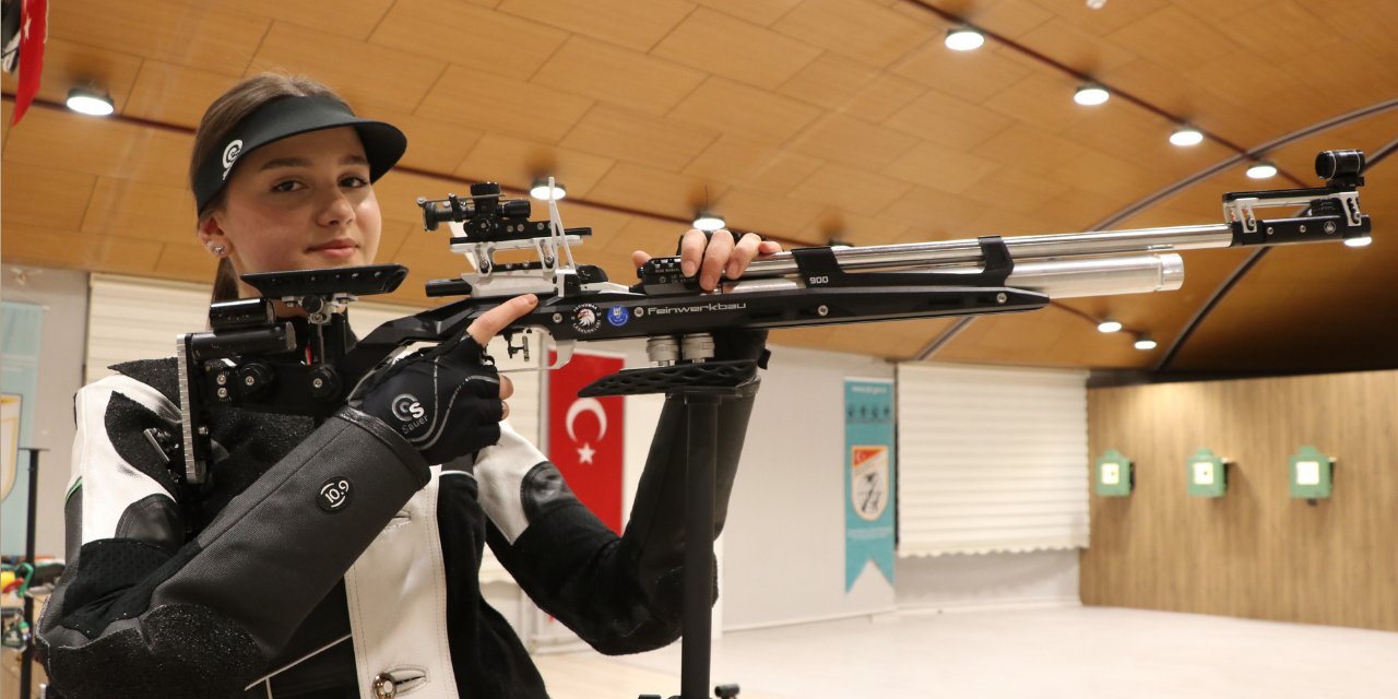 Rana Gözübüyük Estonya'da tarihe geçti gözünü Mısır'a dikti