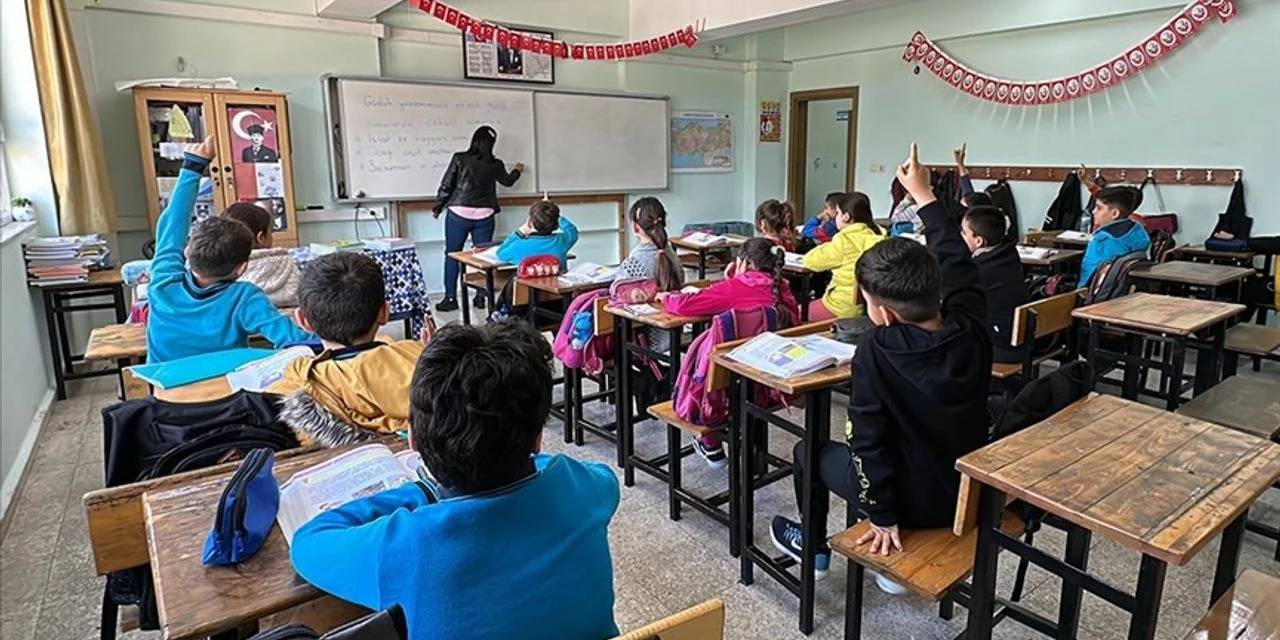 Çocuğu devamsızlık yapan velilere para cezası uygulanacak