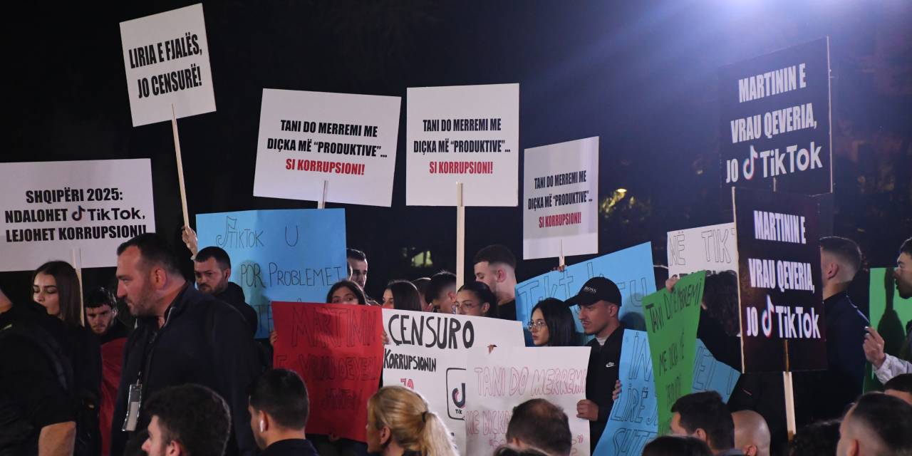 TikTok'un kapatılmasına tepki gösteren halk sokağa indi