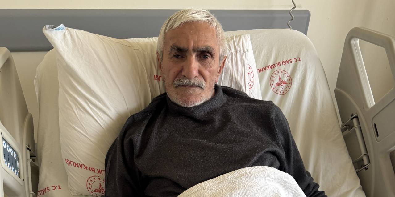 Açtığı gazoz kapağı gözüne gelen sinema makinisti yaralandı