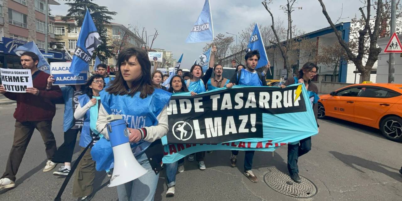 Bakanlığa yürümek isteyen üniversite öğrencileri gözaltında!