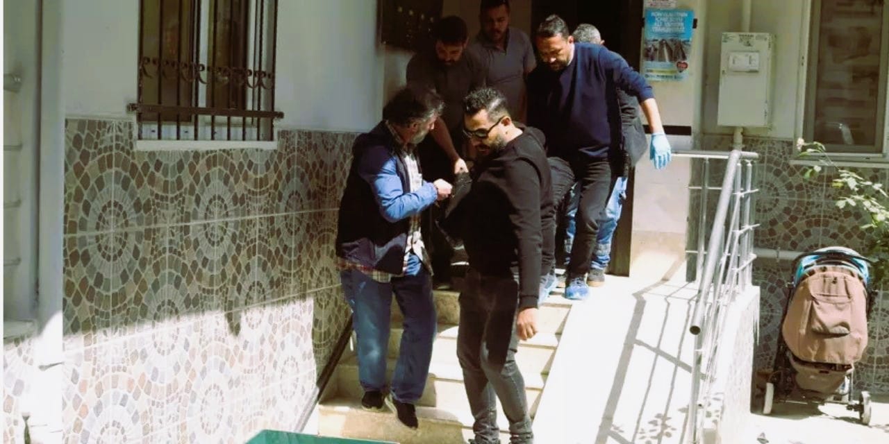 Tartıştığı babasını öldürdü!