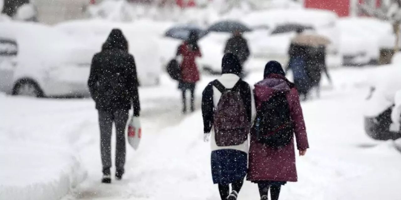 Yoğun kar yağışı nedeniyle Ordu’da eğitime ara verildi