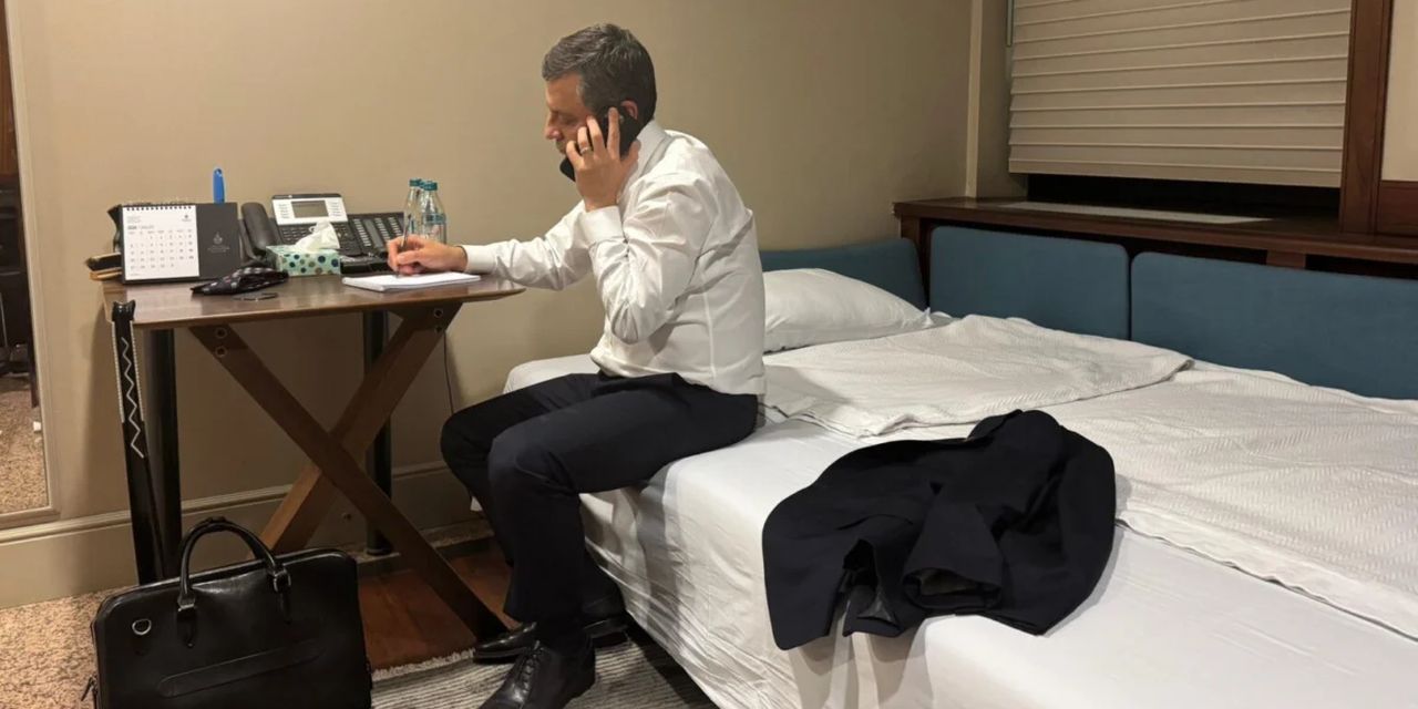 Özgür Özel, 19 Mart'tan bu yana Saraçhane’de: Kaldığı odadan fotoğraf paylaşıldı