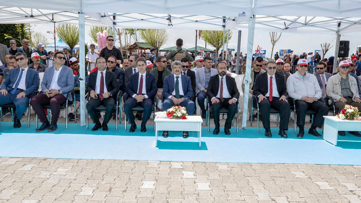 Bir bayram klasiği: Protokol krizi