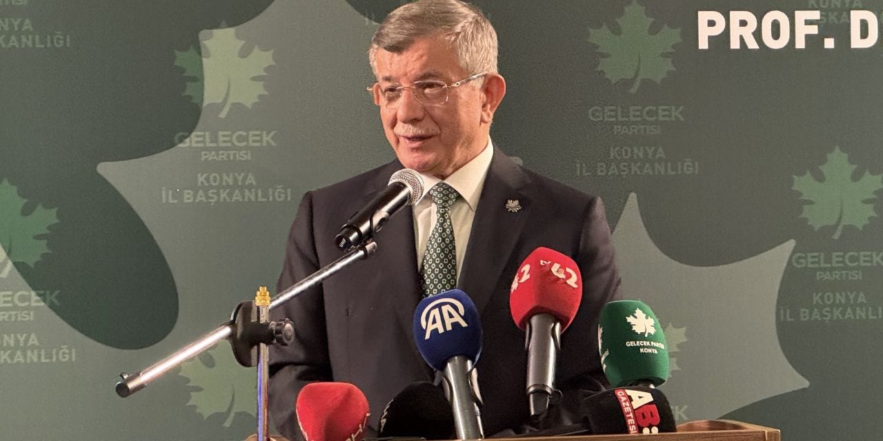 Davutoğlu AKP'ye desteğini açıklayıp muhalefete çıkıştı: Sokak kaosuna sürüklemeyin