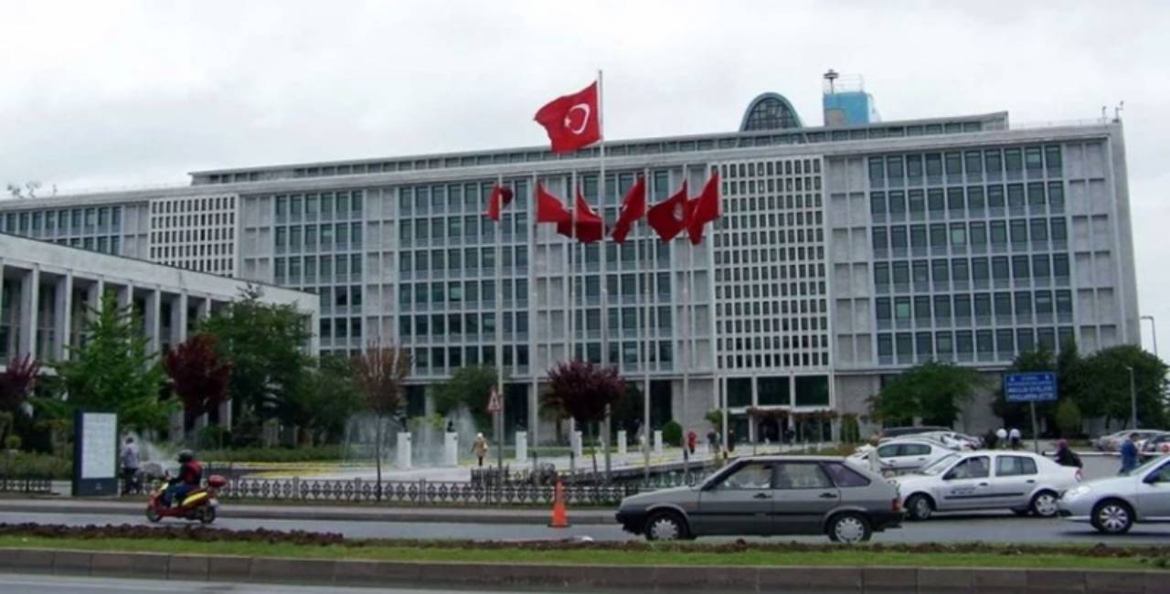 İBB Meclisi'nin yarınki toplantısı iptal edildi