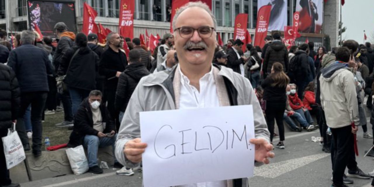 Emrah Safa Gürkan da Saraçhane'deydi: Geç geliyor olabilirim ama iyi geliyorum