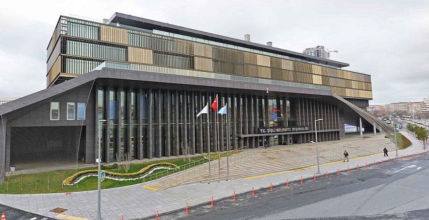 Kayyum geldi yardımcıları istifa etti