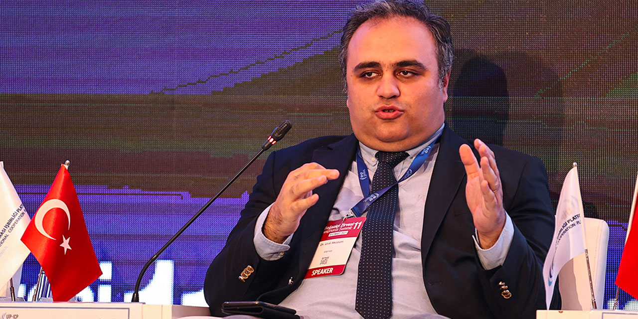 Ural Aküzüm Bilbao'ya çağrıldı