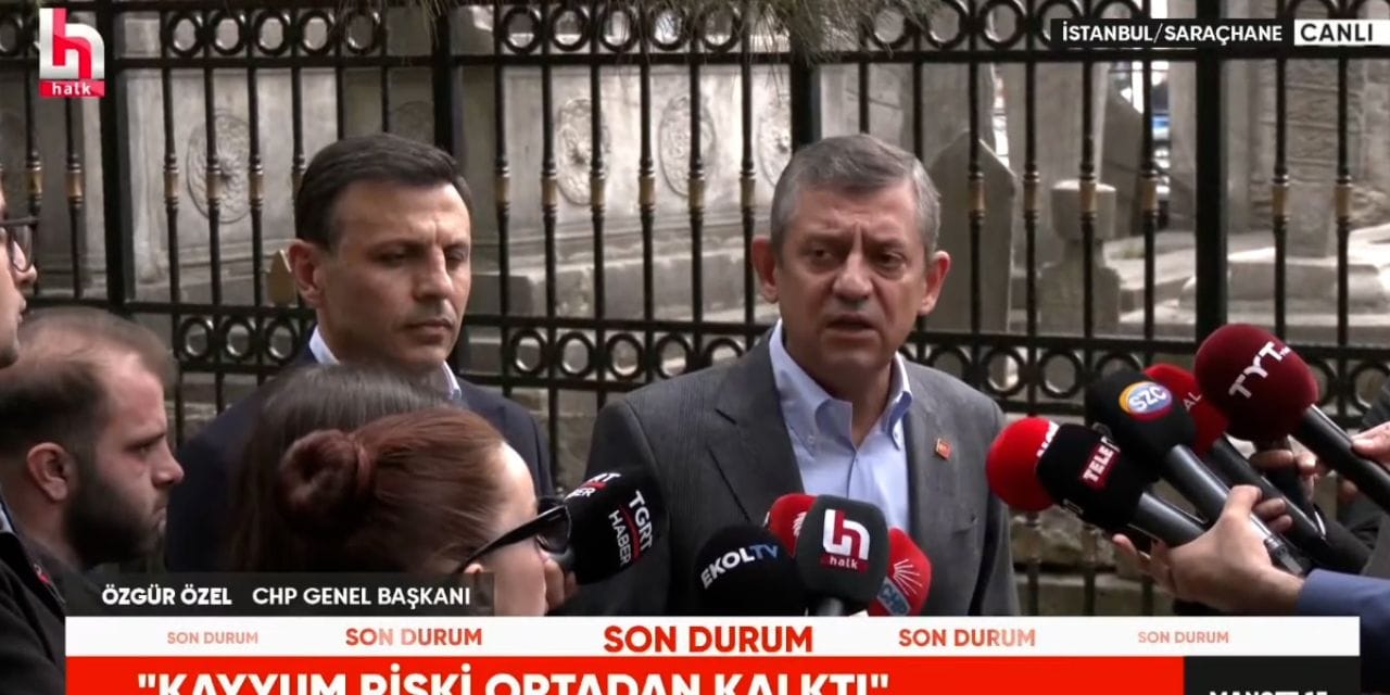 Şehzadebaşı Camii'nde inceleme yapan Özgür Özel'den Erdoğan'a yanıt