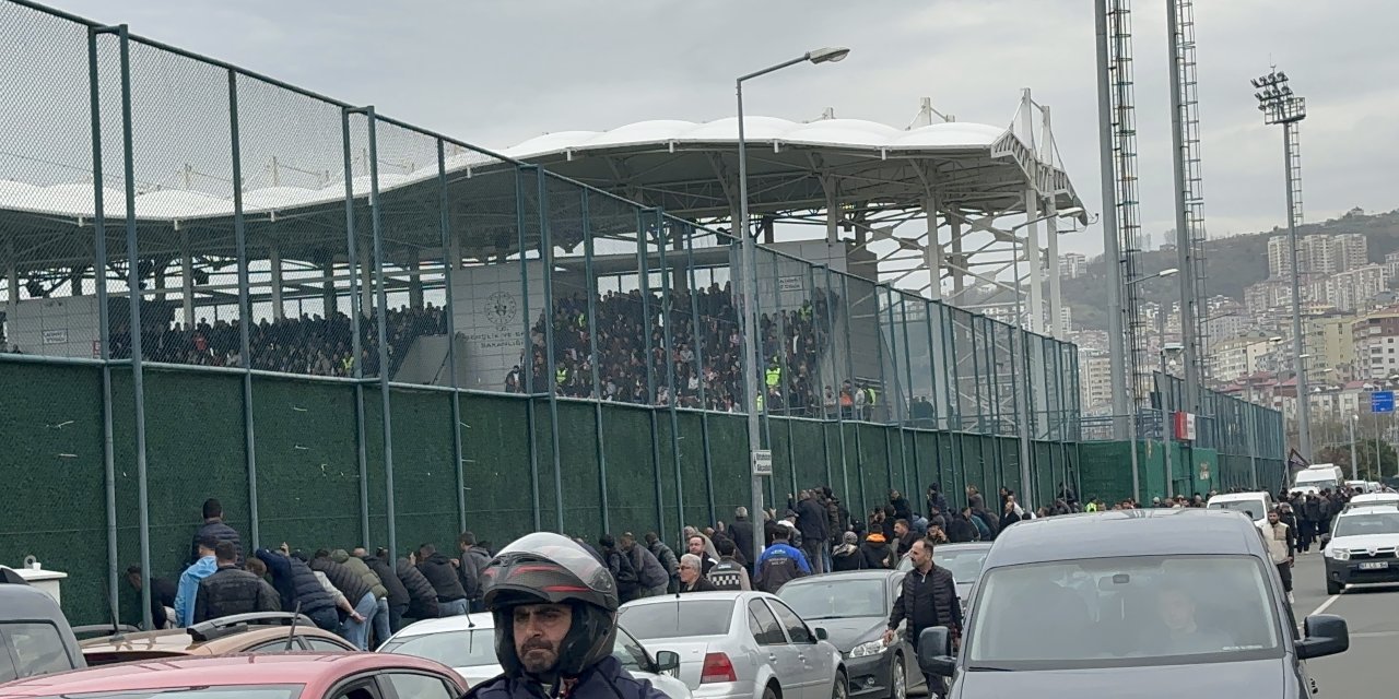 Trabzon'da liderlik maçında ortalık karıştı