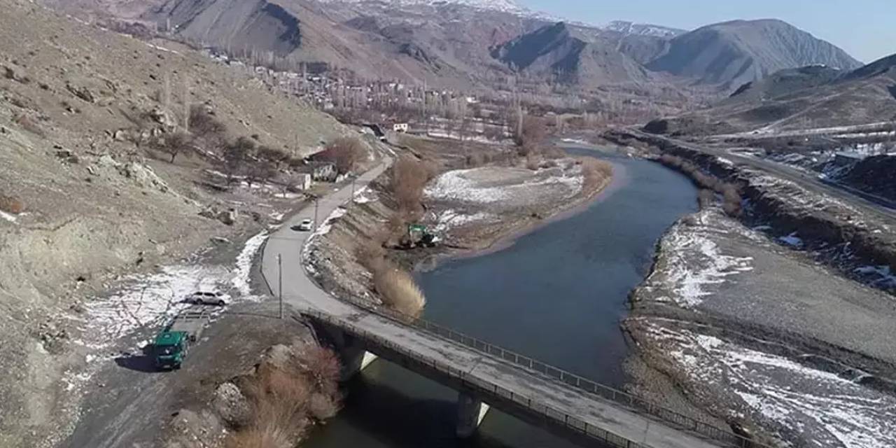 Yüzlerce balık ölmüştü: Vatandaşlar balık ölümlerinin yaşandığı arkı kapattı