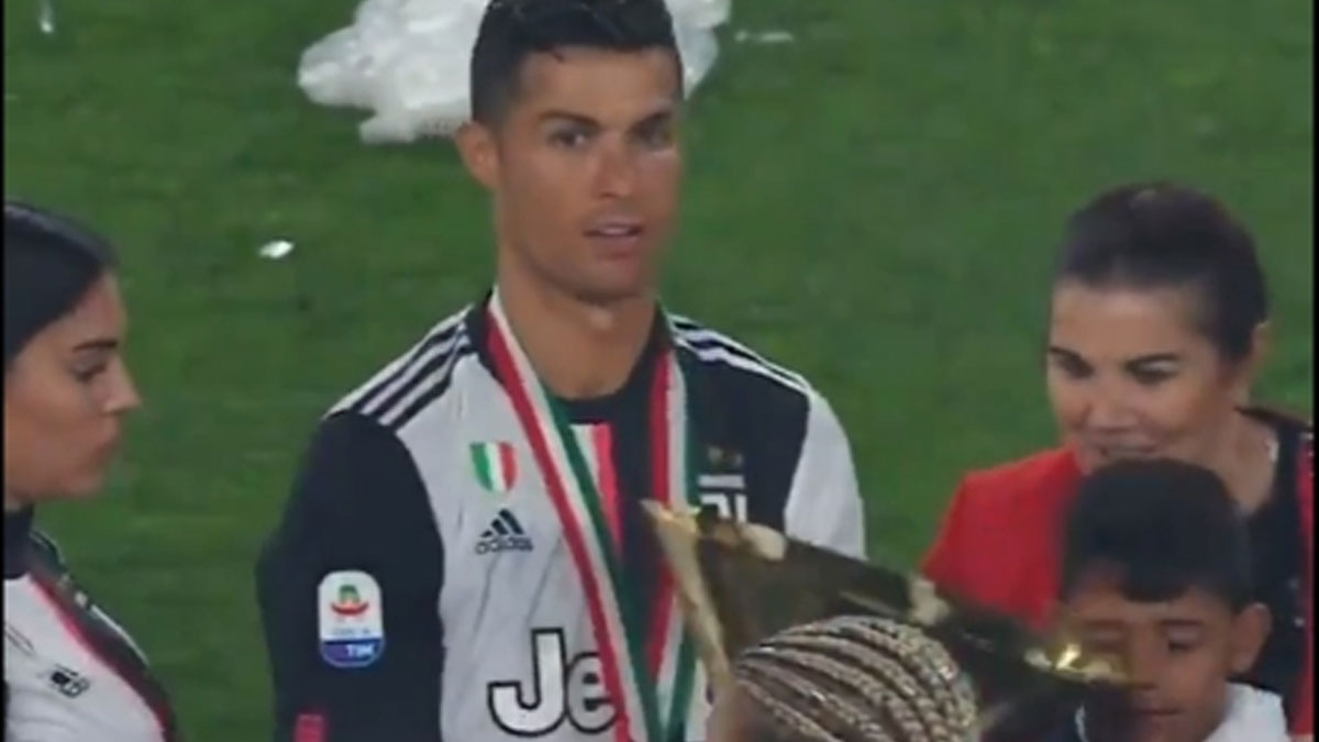 Ronaldo şampiyonluk kupasını tutamadı
