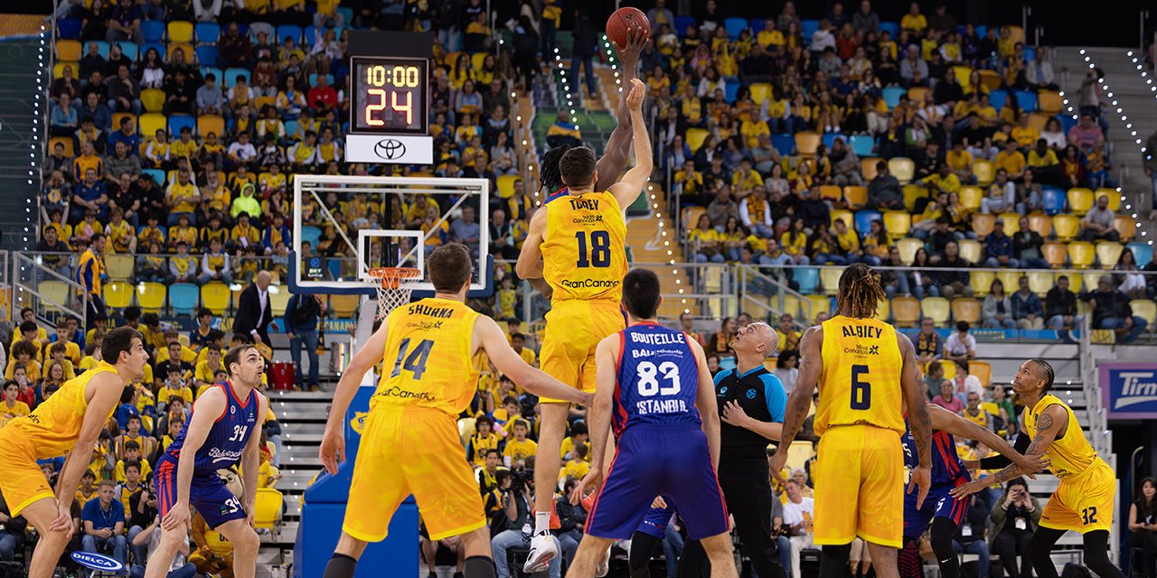 Bahçeşehir Koleji final şansını son maça bıraktı