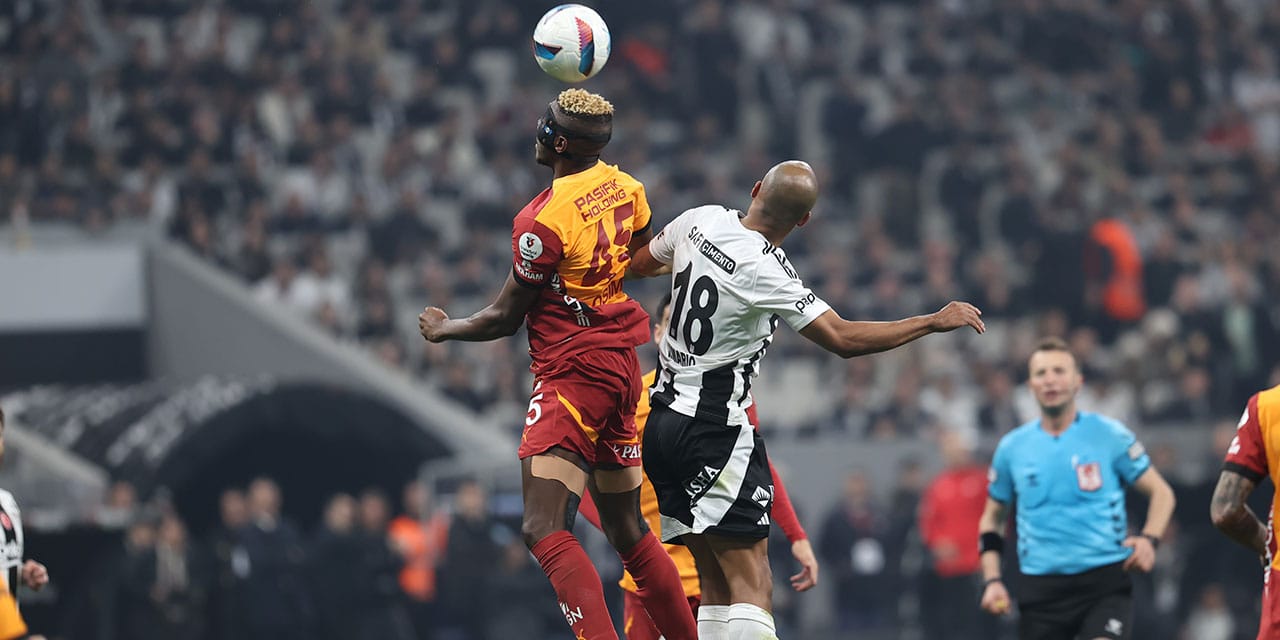 Derbide eşitlik bozuldu: Futbolcular arasında gerginlik çıktı