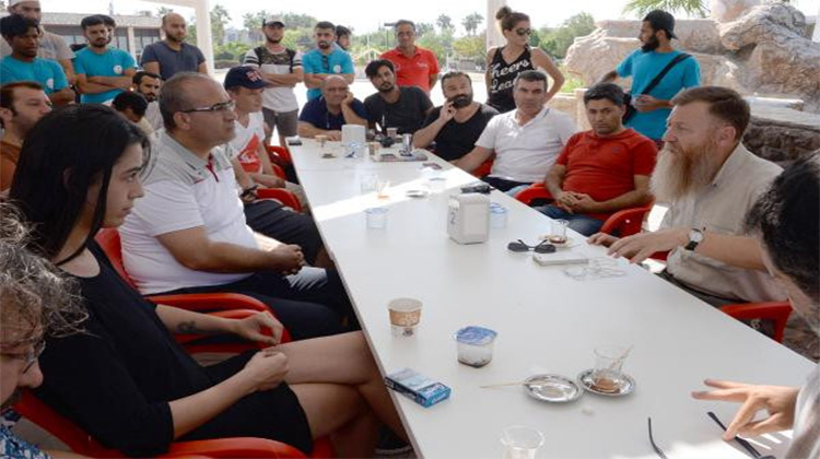 CHP Mersin milletvekili Aytuğ Atıcı o kampa girdi, müdürle tartıştı