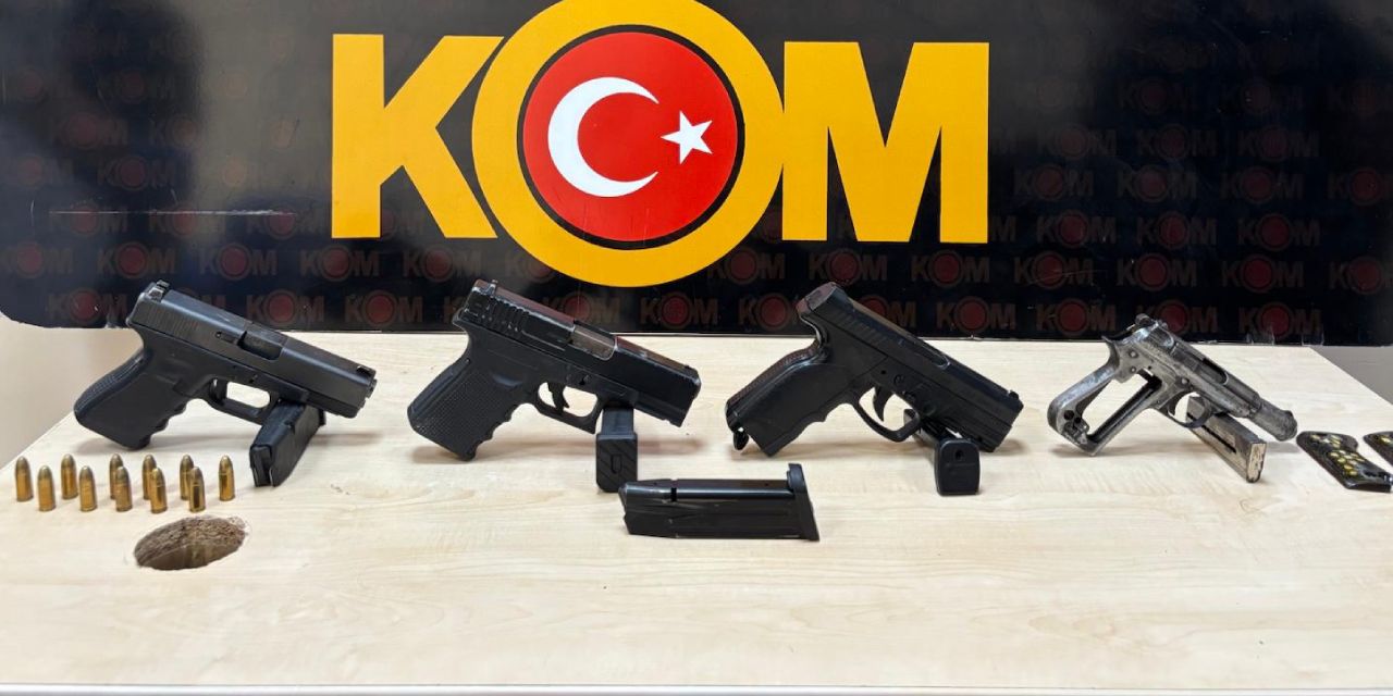 Adana’da kaçak silah operasyonu: Mermi, şarjör ve tutuklama