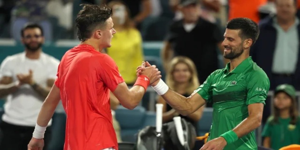 Djokovic Miami Açık finalinde 19 yaşındaki rakibine yenildi