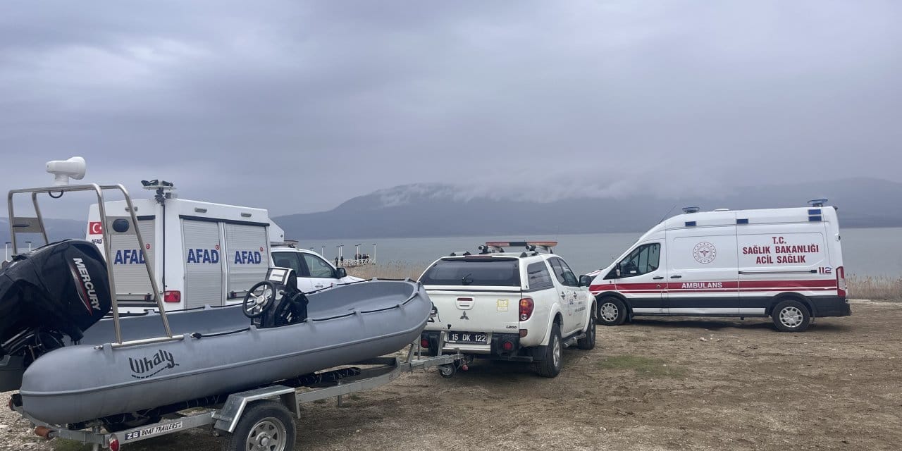Burdur'da kaybolan kişi gölde aranıyor