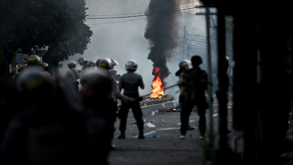 Endonezya'da olaylı geçen seçimler sonrası protestolar: 6 ölü, 200 yaralı