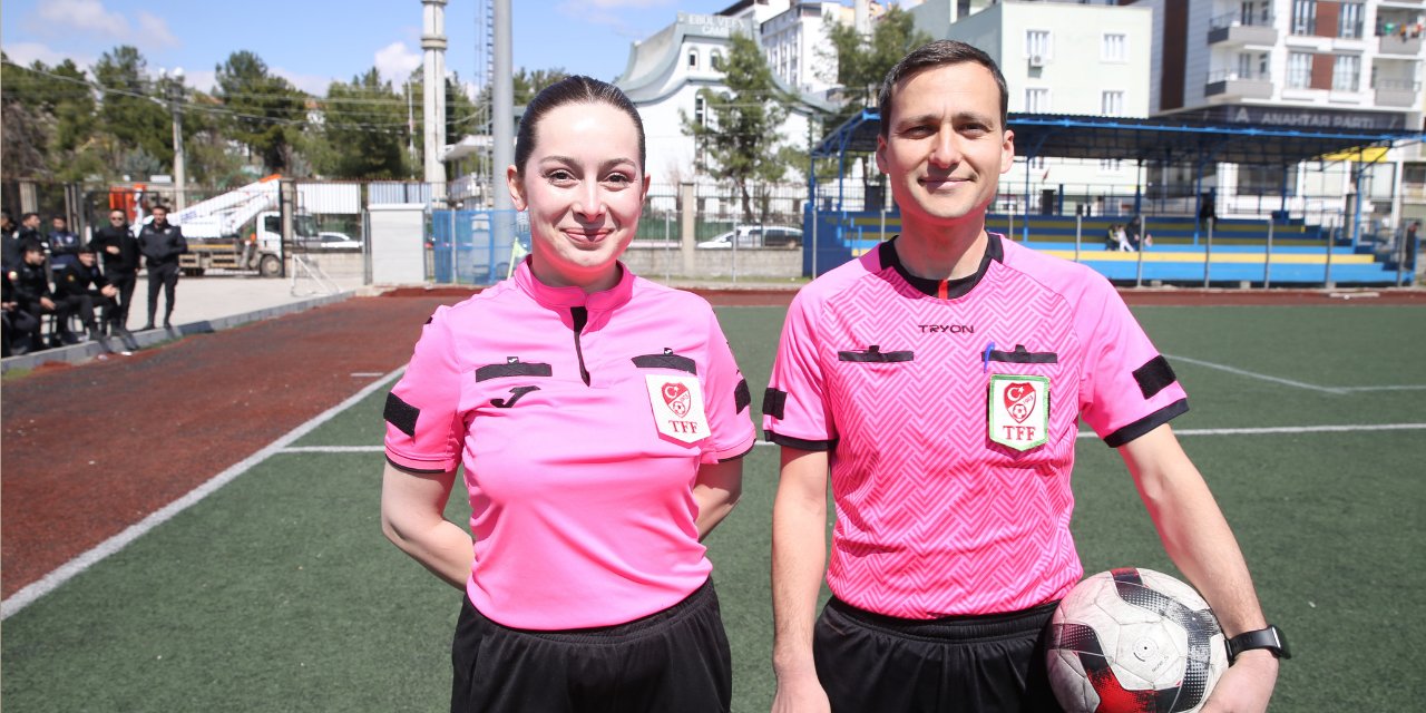 Karı koca hakem: Birlikte maç yönetiyorlar