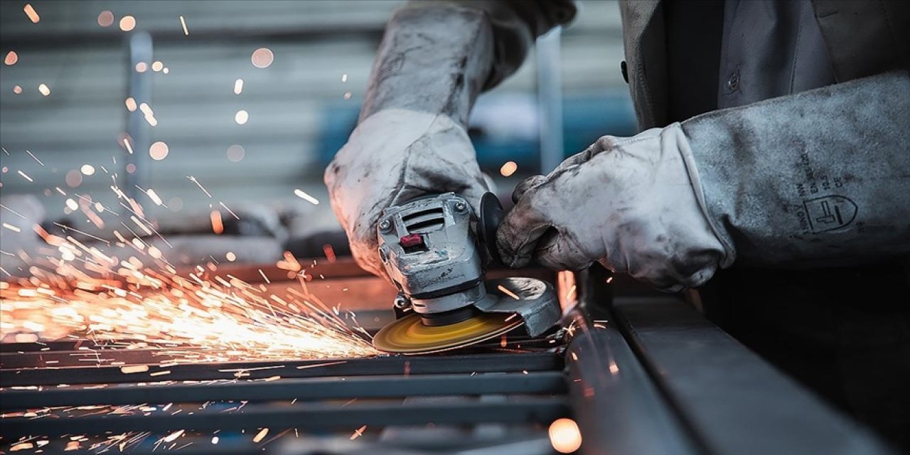 Almanya'da imalat toparlandı: Büyümede hala zorlanıyor