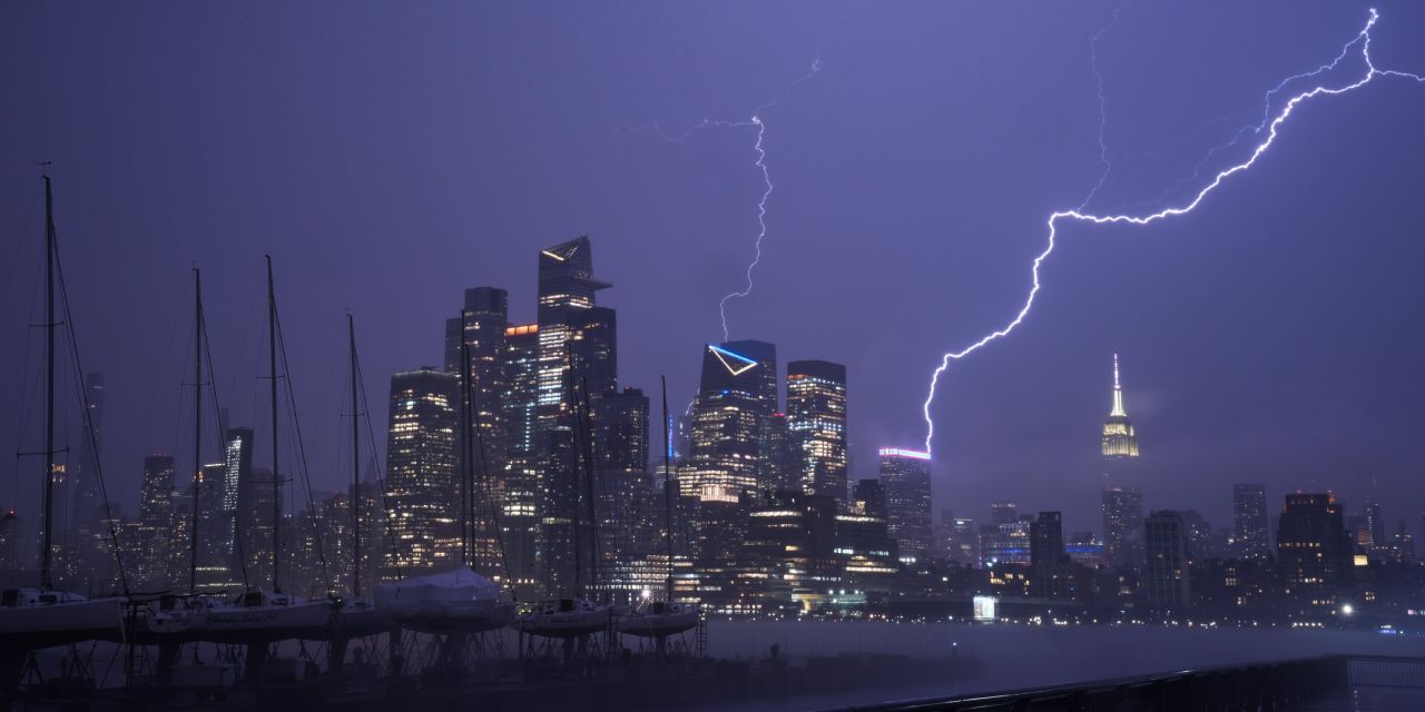 Gökyüzü ağladı, New York susmadı