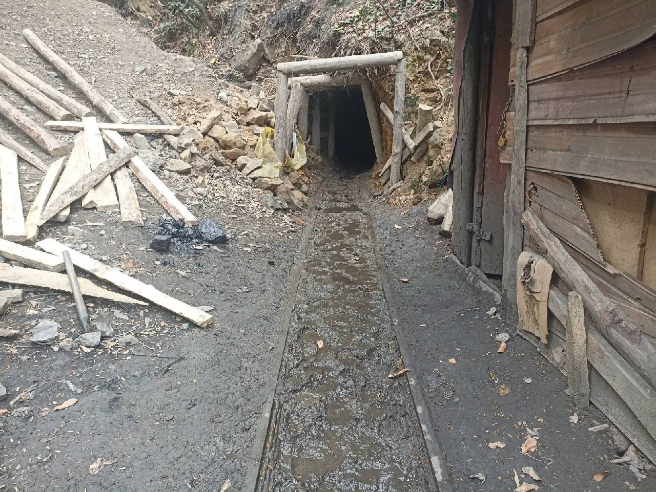 Ruhsatsız madenler kapatıldı