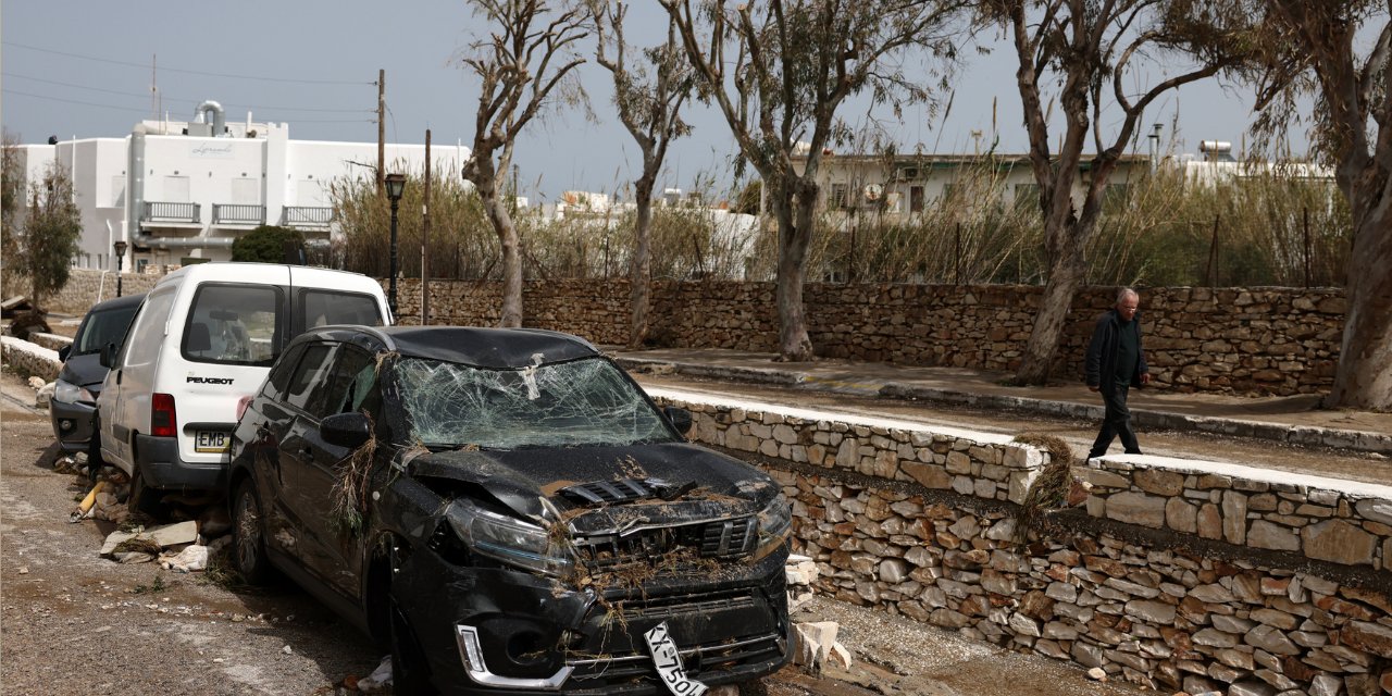 Yunanistan'ı yağmur ve dolu vurdu