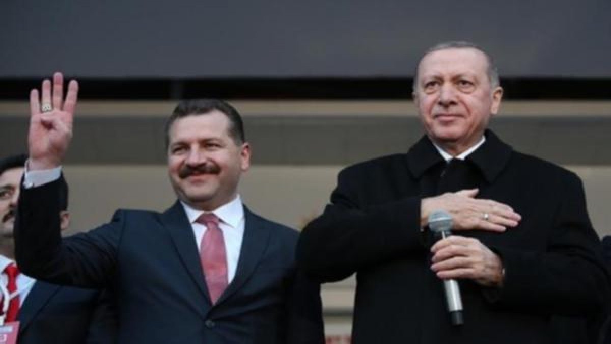 AKP'li başkanı Erdoğan'a şikayet ettiler!