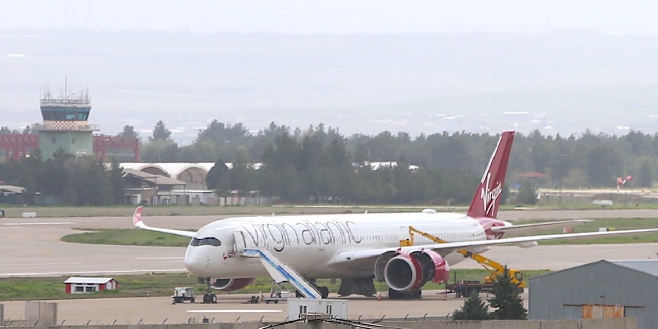 İngiltere'den Hindistan'a gidiyordu Diyarbakır'a indi