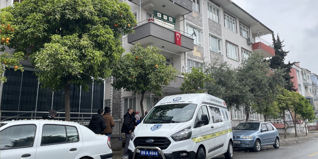 Anteni tamir ederken çatıdan düşüp öldü