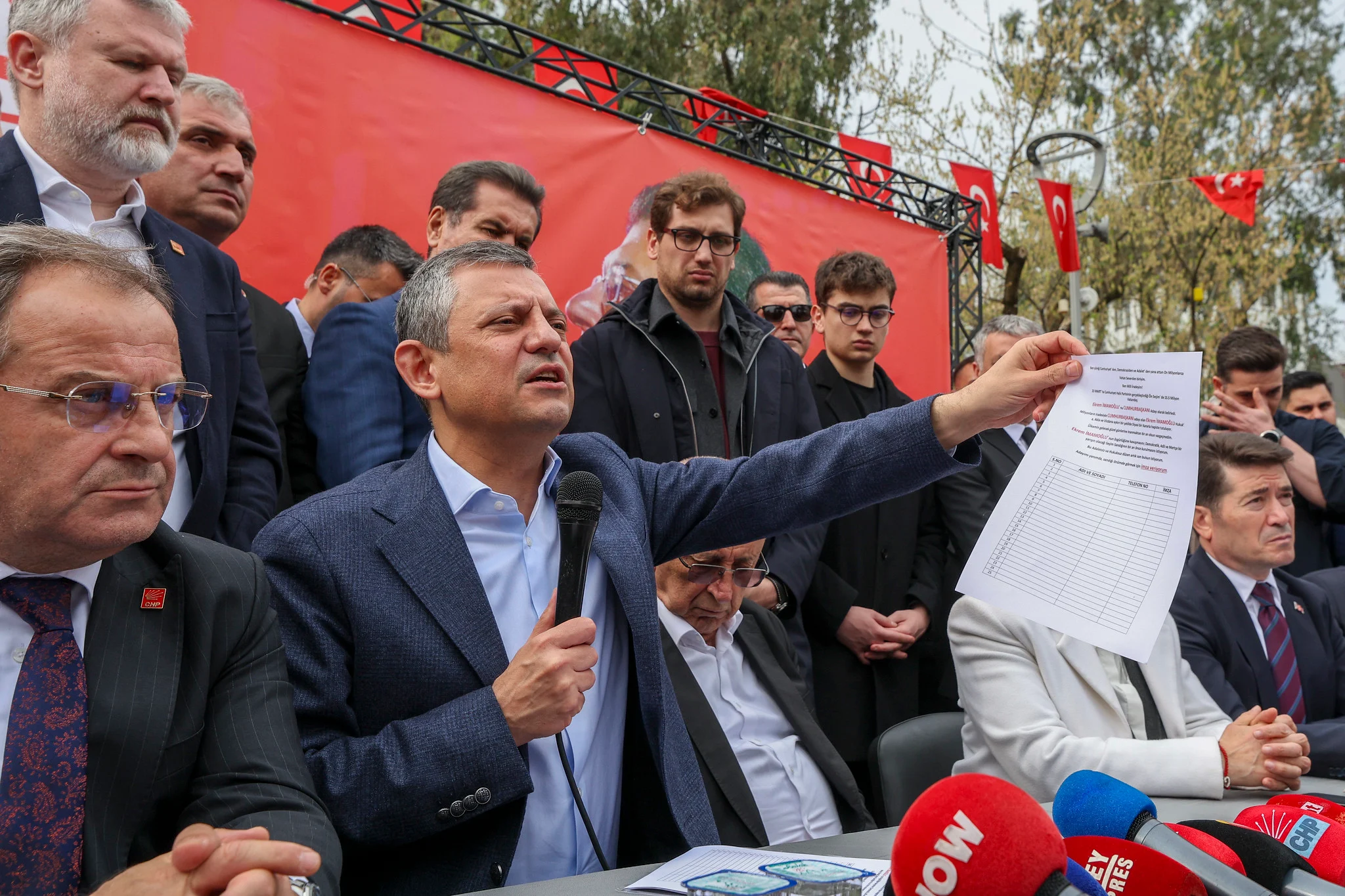 CHP standına yapılan bıçaklı saldırı: Valilikten açıklama