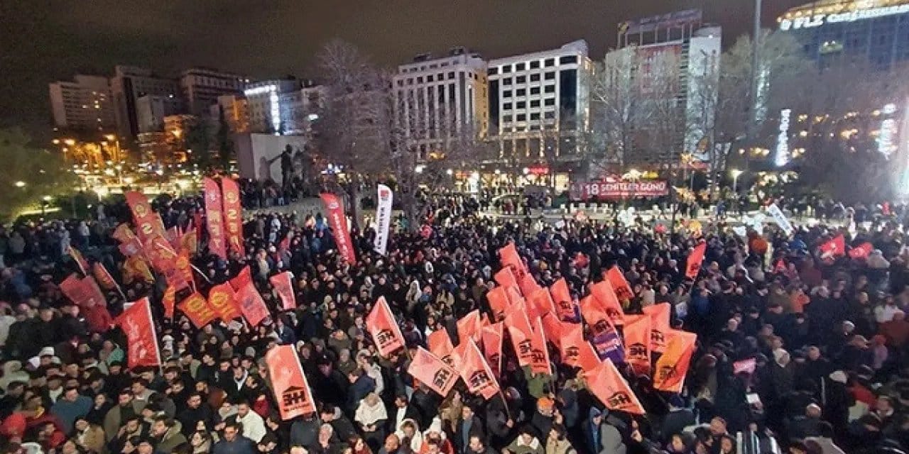 Protestolarda tutuklanan 3 öğrenci serbest bırakıldı
