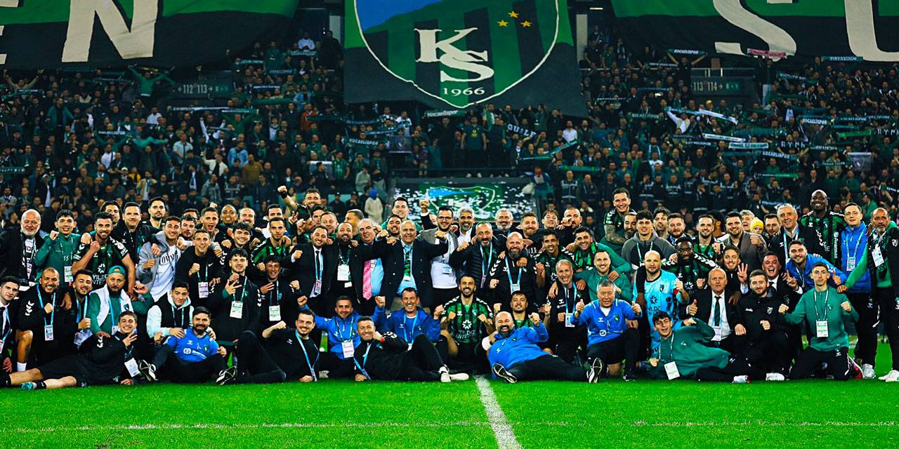 Kocaelispor 16 yıllık pankart açtı
