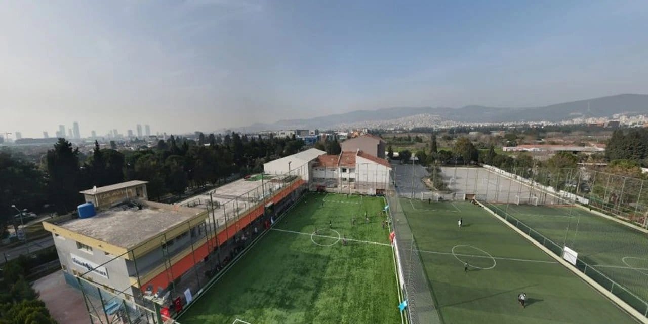 Küme düşme hattındaki Altay'da taraftarlar idman sahasına pankart astı