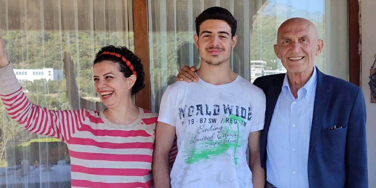 Babası gibi kanserden yaşamını yitirmişti: 19 yaşındaki Levent gözyaşlarıyla uğurlandı