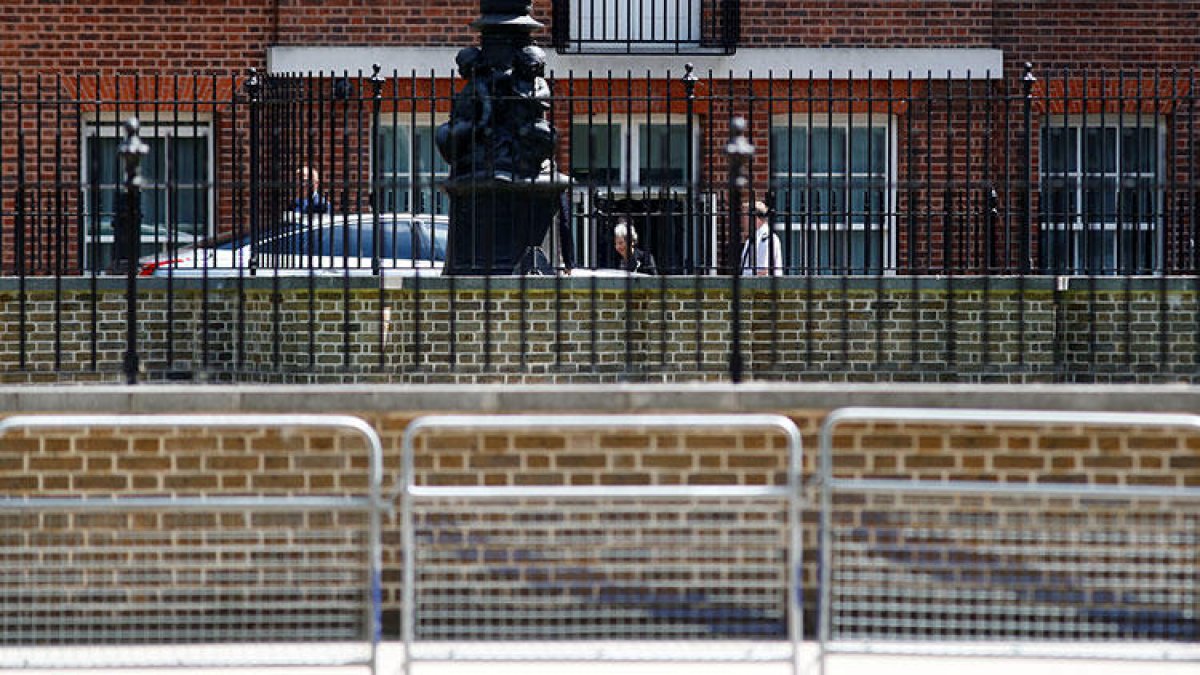 Londra'da güvenlik alarmı! Whitehall bölgesi kapatıldı