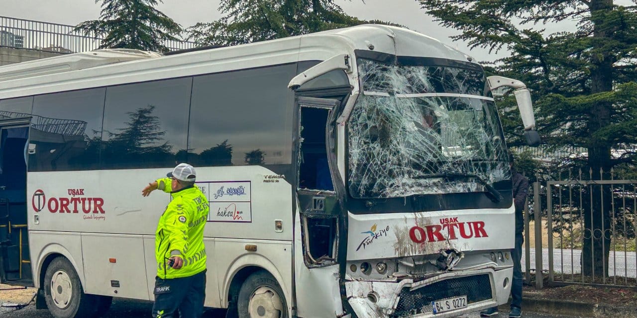 İşçi servisleri çarpıştı: 20 kişi yaralandı