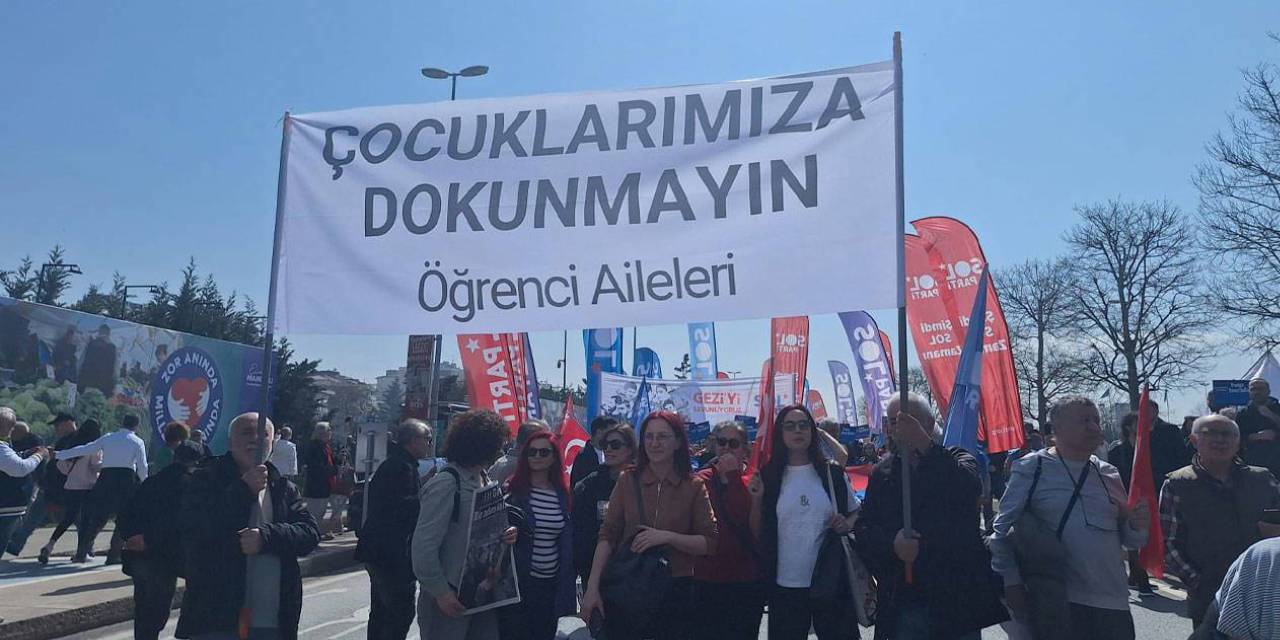 Tutuklu öğrencilerin anne babalarından imza kampanyası