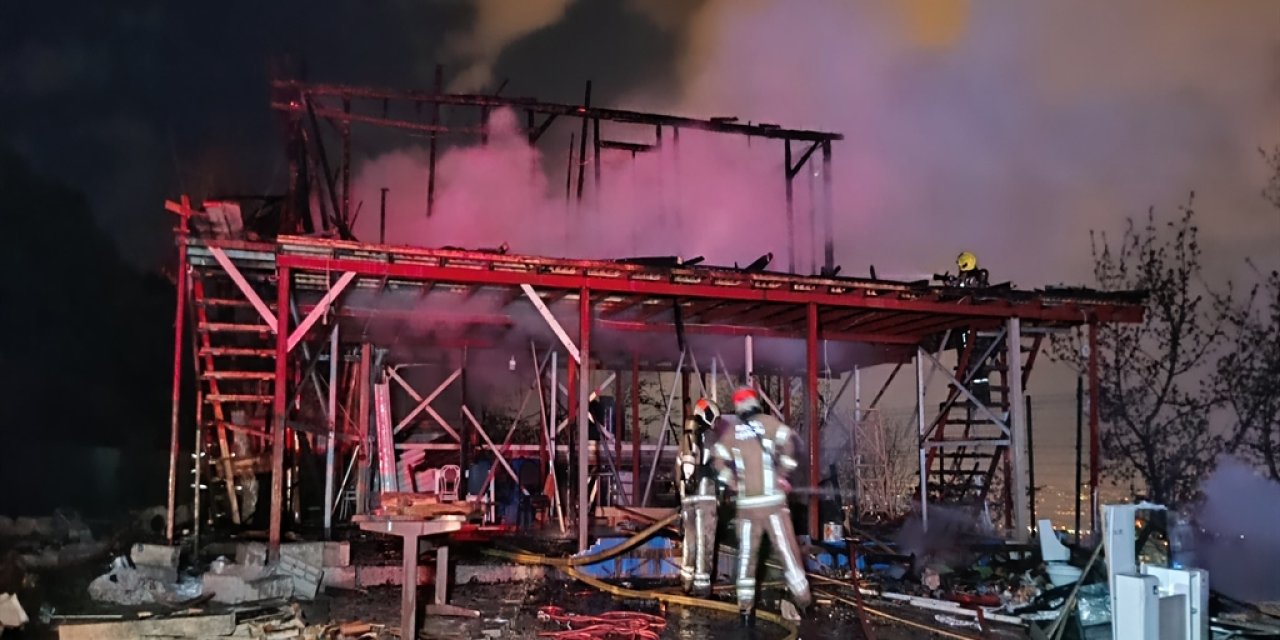 Bursa’da barakada çıkan yangın ormana sıçramadan söndürüldü